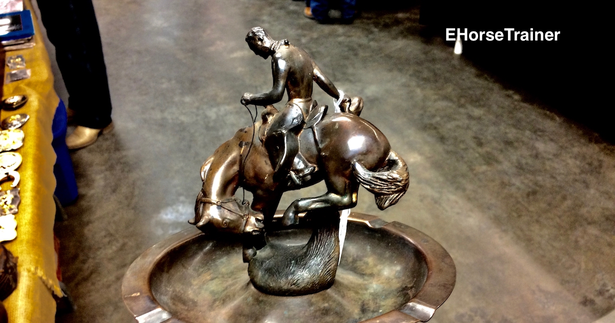 00149 2 western heritage bucking horse ashtray ehorsetrainer.jpg